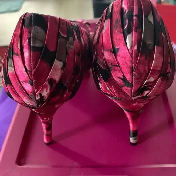 NWOT White House Black Market Floral Satin-Like Peep-Toe Heels - Picture 6 of 13